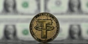 What Happens When a Crypto Stablecoin Loses Its Peg